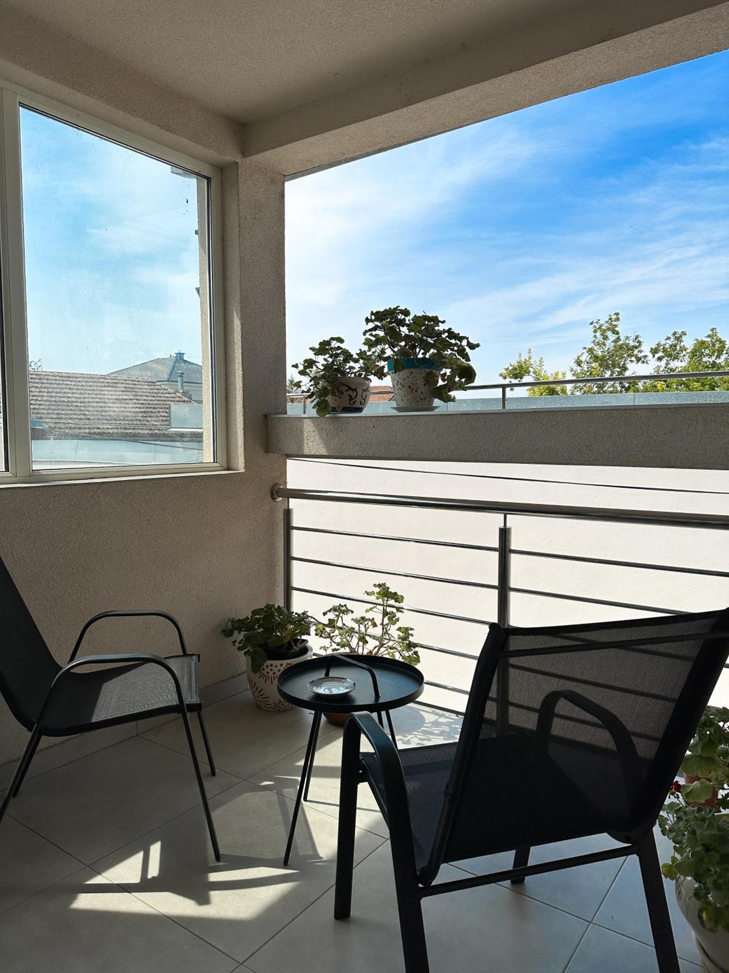 Lovely Apartments Free Street Parking Нови Сад Екстериор снимка
